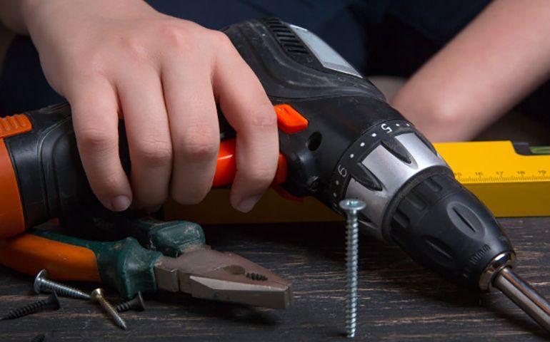 پیچ گوشتی شارژی و ویژگی های آن