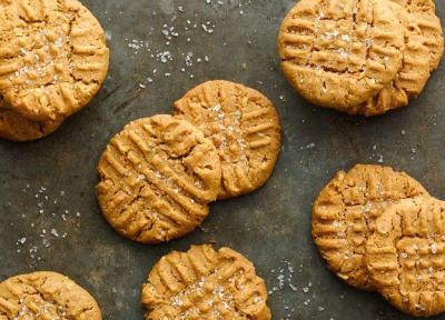 طرز تهیه بیسکویت کوکی کره بادام زمینی ساده و شکلاتی بدون آرد